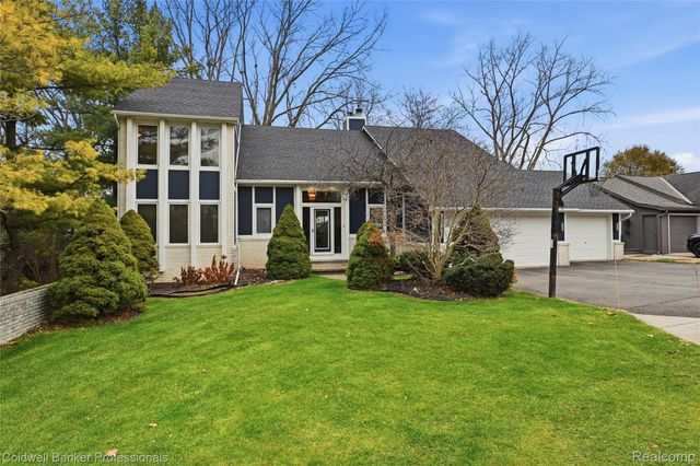 3410 Benstein Road, Commerce Charter Township, MI 48382