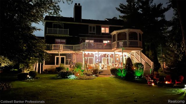 3410 Benstein Road, Commerce Charter Township, MI 48382