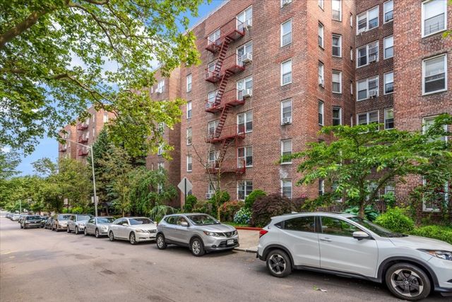 6730 Clyde St Apt 3B, New York City, NY 11375