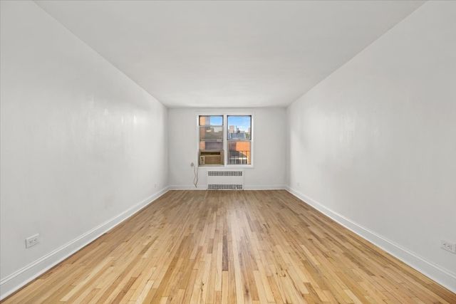 6730 Clyde St Apt 3B, New York City, NY 11375