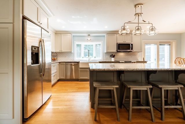 17 Gardner Rd, Duxbury, MA 02332