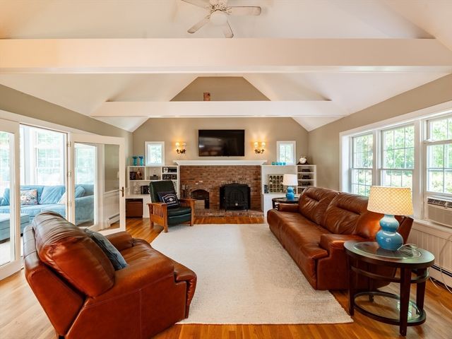 17 Gardner Rd, Duxbury, MA 02332