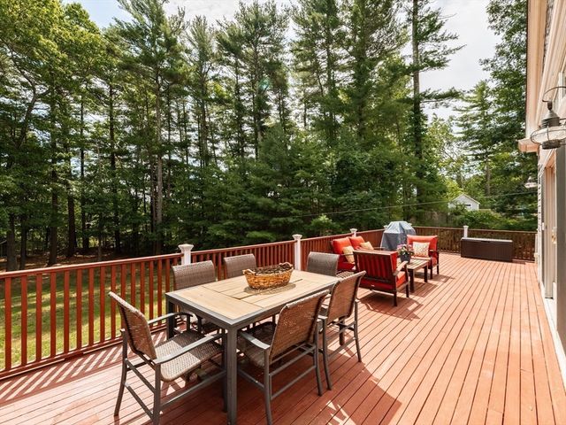 17 Gardner Rd, Duxbury, MA 02332