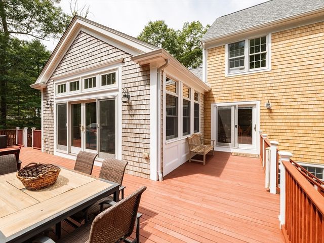 17 Gardner Rd, Duxbury, MA 02332