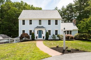 17 Gardner Rd, Duxbury, MA 02332