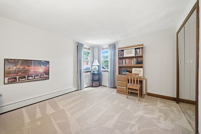 9 Sparhawk Dr, Burlington, MA 01803