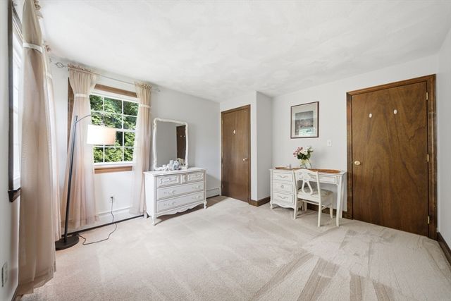 9 Sparhawk Dr, Burlington, MA 01803