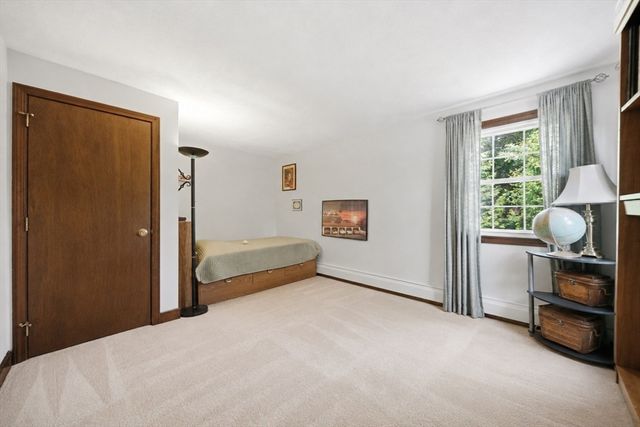 9 Sparhawk Dr, Burlington, MA 01803