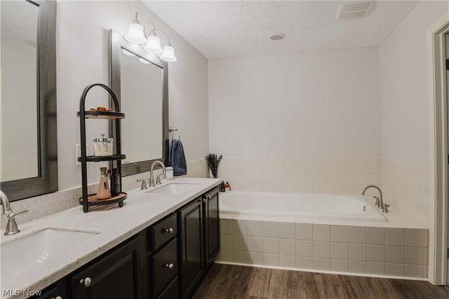 4499 Dover Center Road, North Olmsted, OH 44070