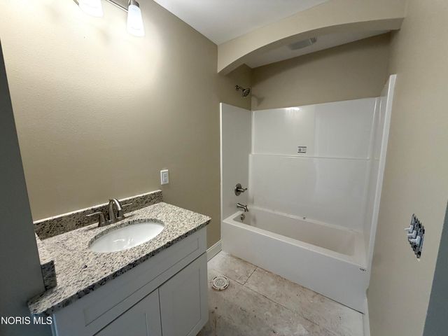 1335 Limerick Lane, Waterville, OH 43566