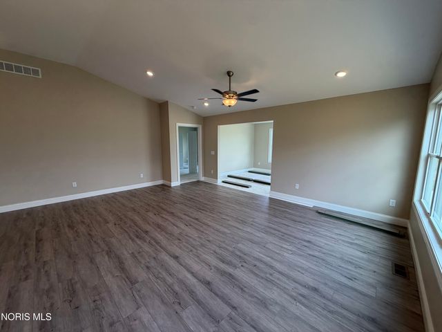 1335 Limerick Lane, Waterville, OH 43566