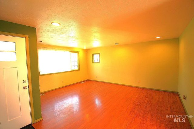 10750 W Fox Brush Dr, Boise, ID 83709