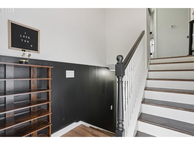 902 Se ATHERTON Ave, Gresham, OR 97080