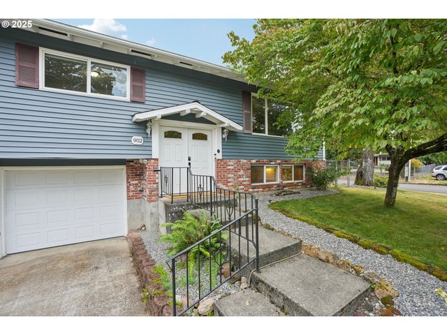 902 Se ATHERTON Ave, Gresham, OR 97080