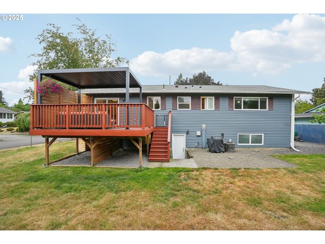 902 Se ATHERTON Ave, Gresham, OR 97080