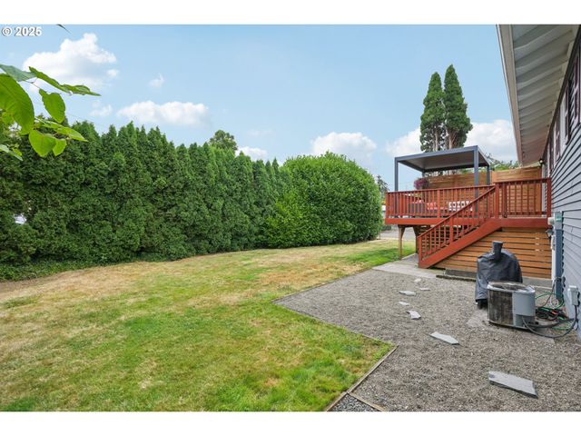 902 Se ATHERTON Ave, Gresham, OR 97080