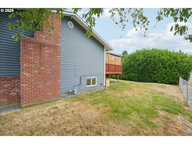 902 Se ATHERTON Ave, Gresham, OR 97080