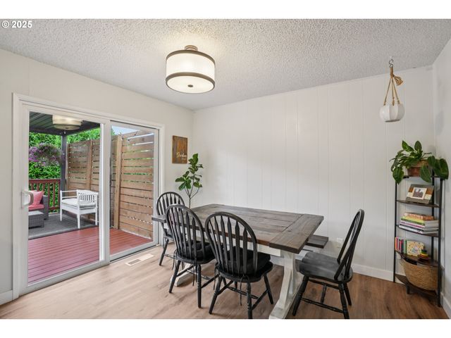 902 Se ATHERTON Ave, Gresham, OR 97080