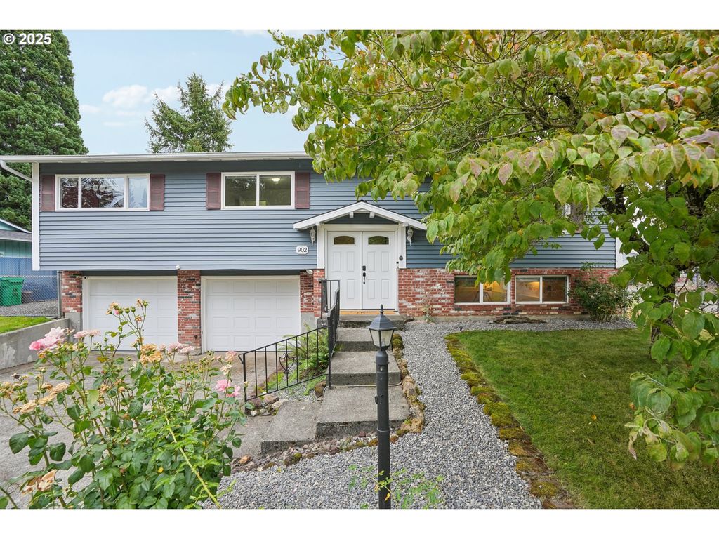 902 Se ATHERTON Ave, Gresham, OR 97080