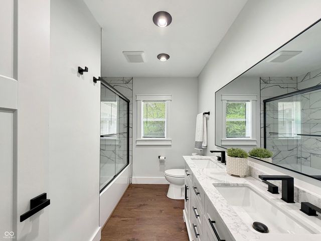 8050 W Oak Street, Zionsville, IN 46077