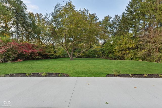 8050 W Oak Street, Zionsville, IN 46077