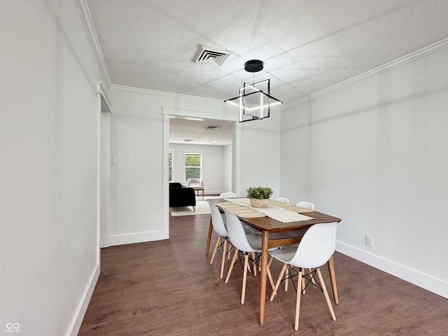 8050 W Oak Street, Zionsville, IN 46077