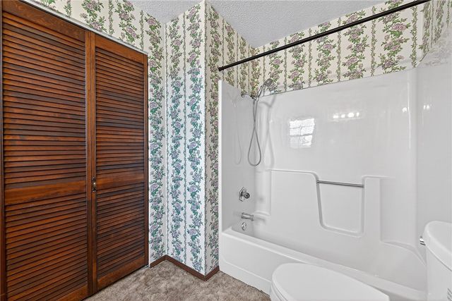 8272 Fairway Drive, Rogers, AR 72756