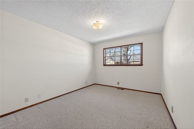 8272 Fairway Drive, Rogers, AR 72756