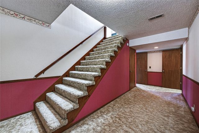 8272 Fairway Drive, Rogers, AR 72756