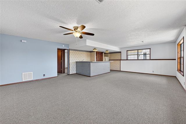 8272 Fairway Drive, Rogers, AR 72756