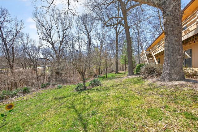 8272 Fairway Drive, Rogers, AR 72756