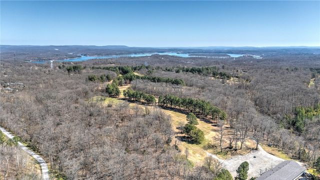 8272 Fairway Drive, Rogers, AR 72756