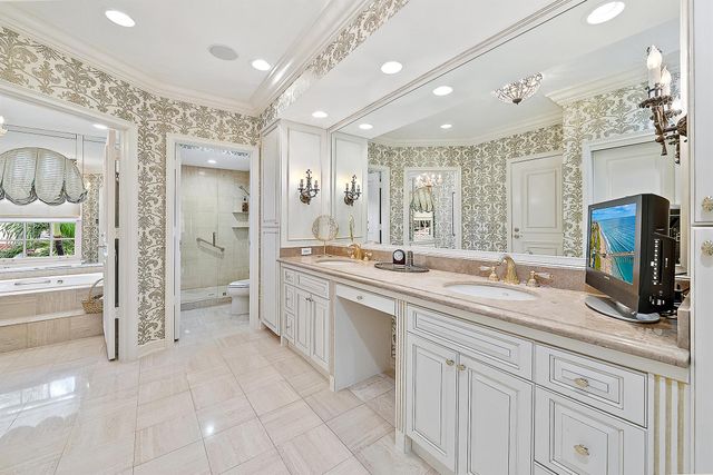 336 Australian Avenue E, Palm Beach, FL 33480