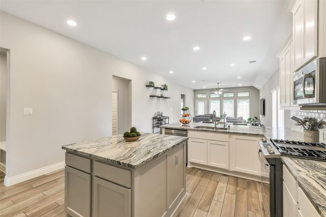 19827 Bronze Spur Court, Tomball, TX 77377