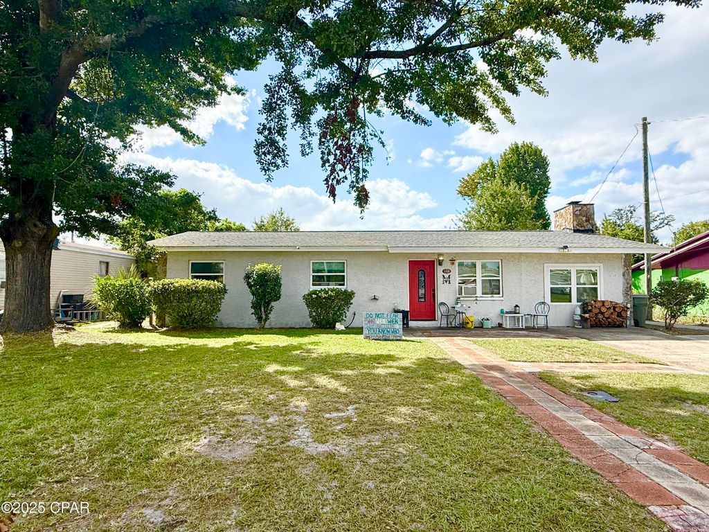 1418 Iowa Avenue, Lynn Haven, FL 32444