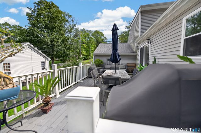 25 Windmill Hill Road, Branford, CT 06405