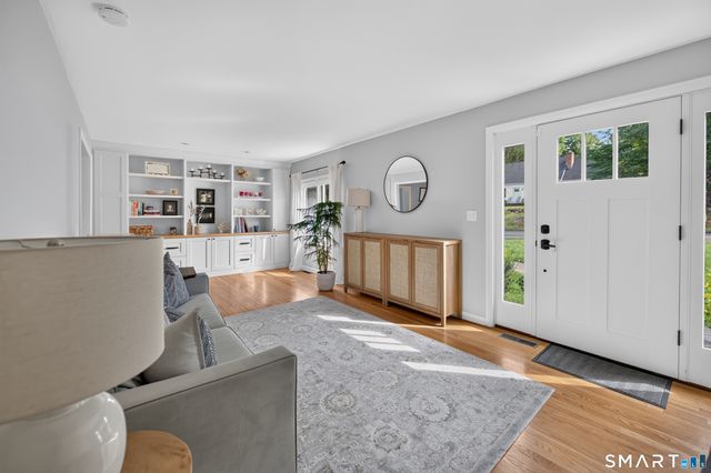 25 Windmill Hill Road, Branford, CT 06405