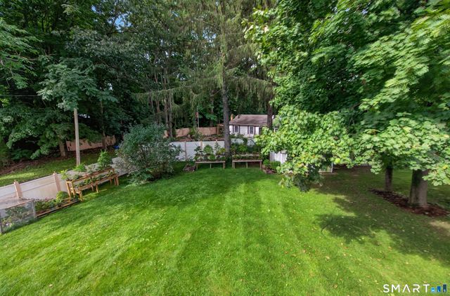 25 Windmill Hill Road, Branford, CT 06405