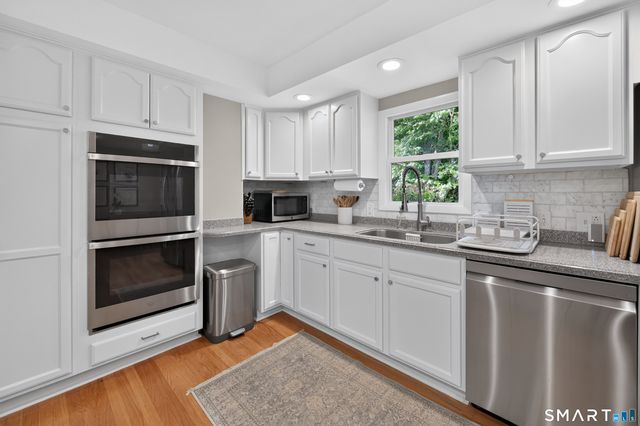 25 Windmill Hill Road, Branford, CT 06405