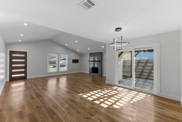 3817 Leafield DR, Austin, TX 78749