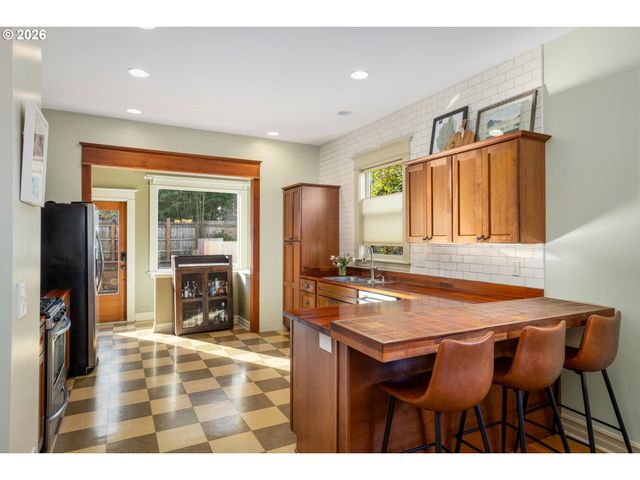 2624 Se CLINTON St, Portland, OR 97202