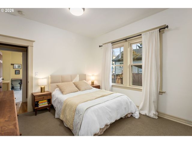 2624 Se CLINTON St, Portland, OR 97202