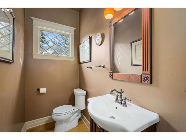 2624 Se CLINTON St, Portland, OR 97202