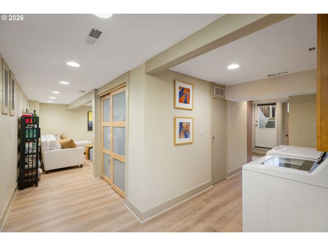 2624 Se CLINTON St, Portland, OR 97202