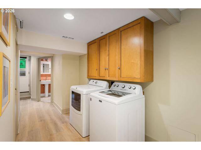 2624 Se CLINTON St, Portland, OR 97202