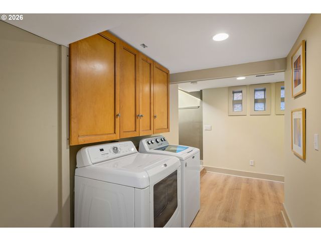 2624 Se CLINTON St, Portland, OR 97202