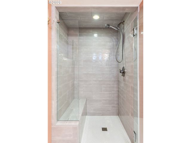 2624 Se CLINTON St, Portland, OR 97202