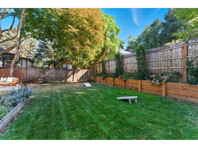 2624 Se CLINTON St, Portland, OR 97202