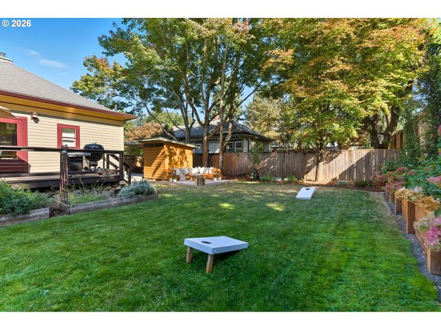 2624 Se CLINTON St, Portland, OR 97202