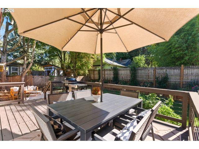 2624 Se CLINTON St, Portland, OR 97202